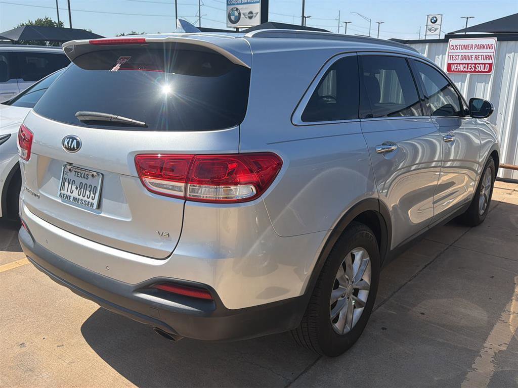 Used 2016 Kia Sorento LX w/ LX Convenience Package AWD/4WD image 8