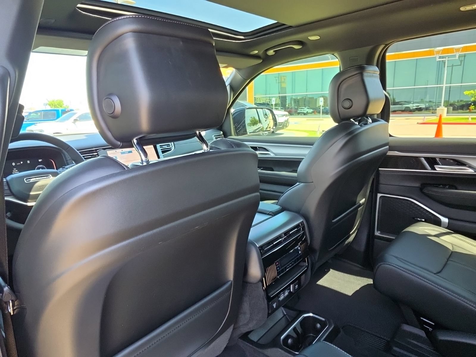 New 2026 Jeep Grand Wagoneer 2WD w/ Premium Group I image 18