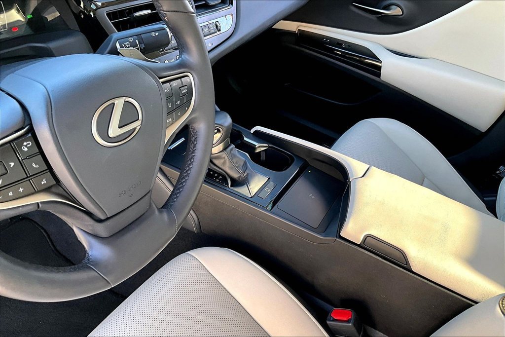 Used 2024 Lexus ES 350 w/ Premium Package FWD image 16