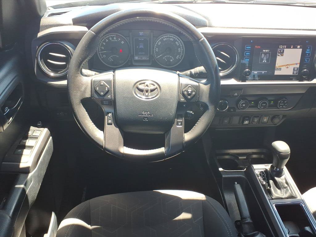 Used 2019 Toyota Tacoma TRD Sport AWD/4WD image 3