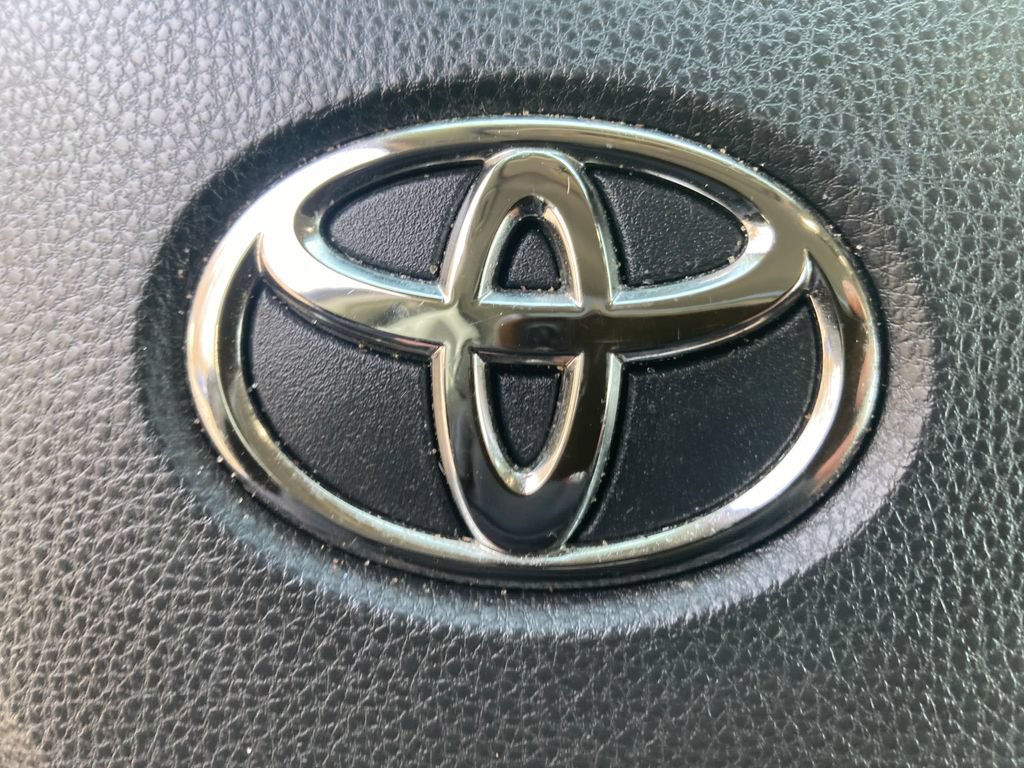 Used 2022 Toyota RAV4 XLE AWD/4WD image 28