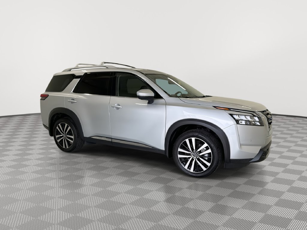 Certified 2025 Nissan Pathfinder Platinum w/ Cargo Package FWD image 14