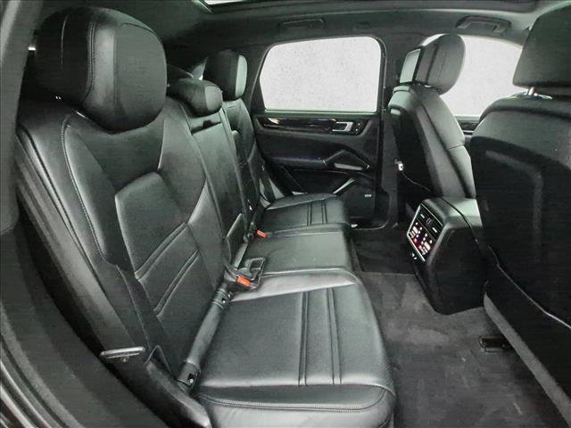 Used 2022 Porsche Cayenne S AWD/4WD image 24