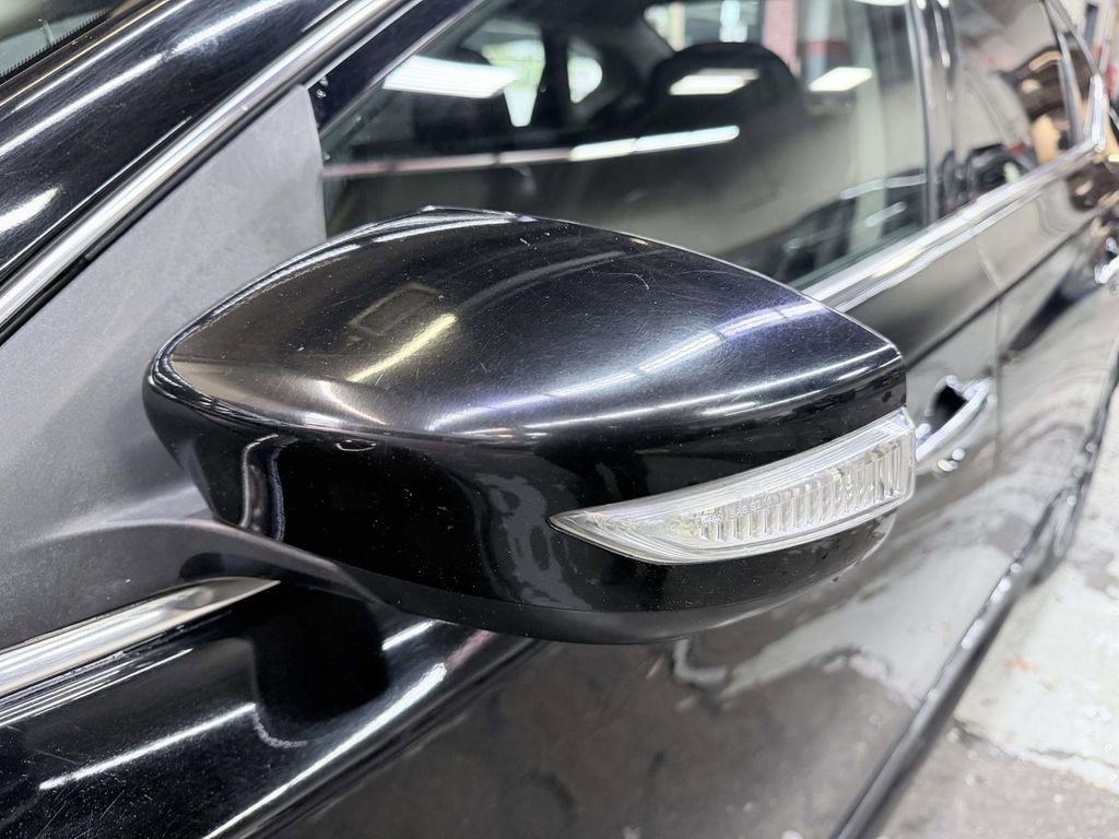 Used 2019 Nissan Sentra SR w/ Premium Package (SR) FWD image 11