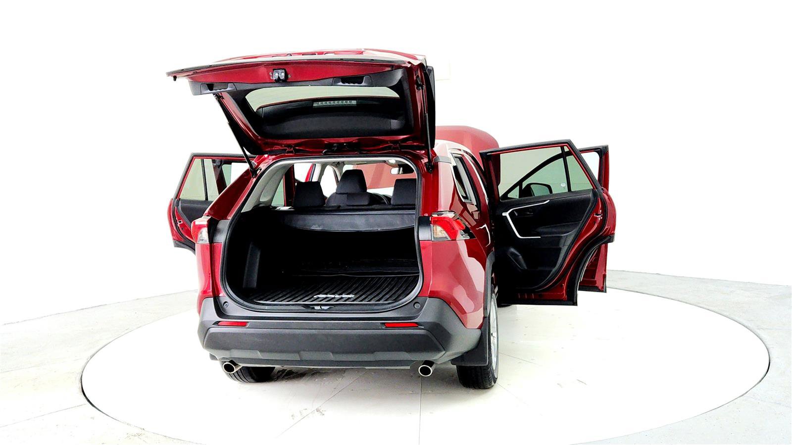 Certified 2023 Toyota RAV4 LE AWD/4WD image 11