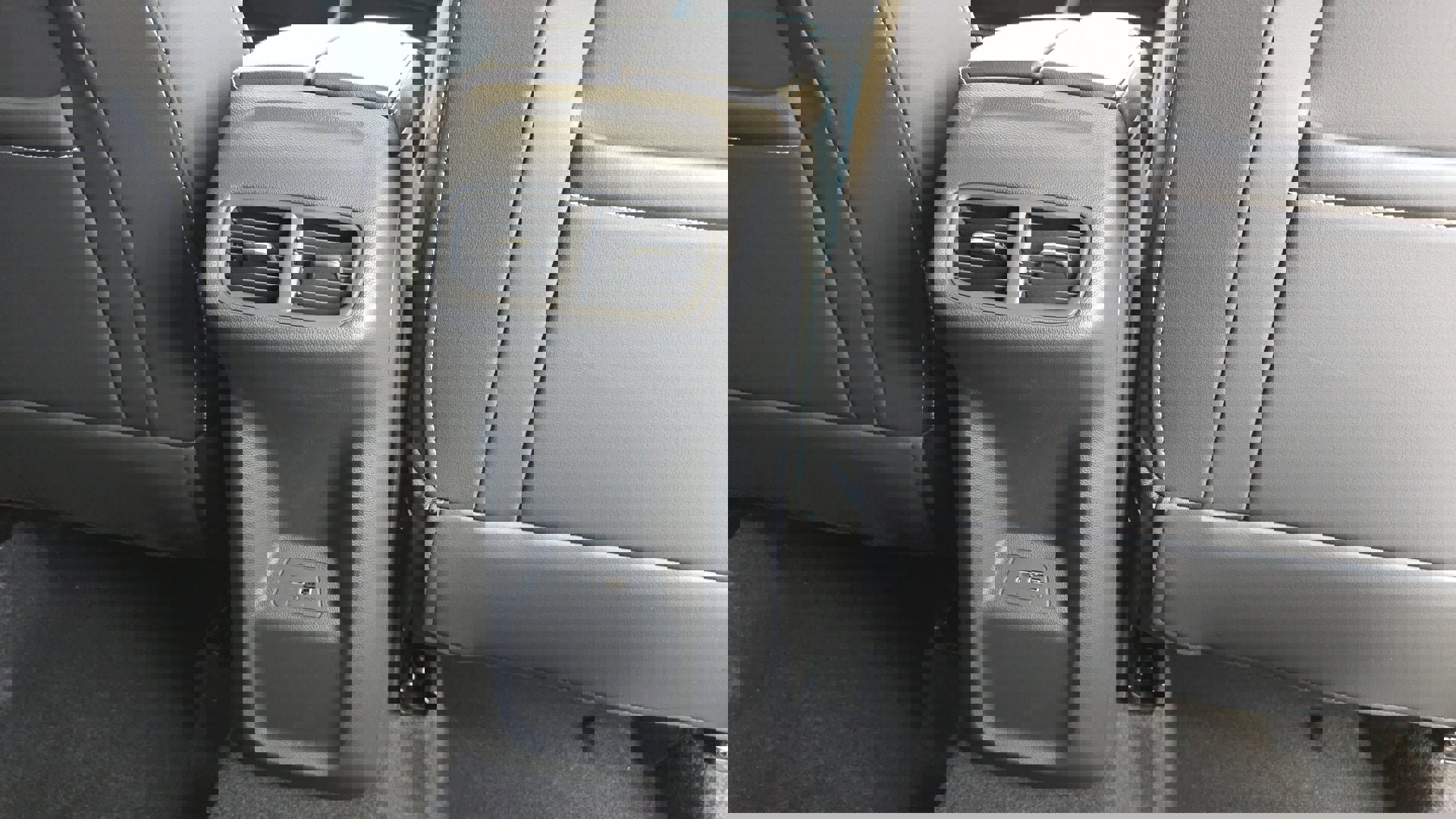 Used 2025 Buick Envision Sport Touring image 16