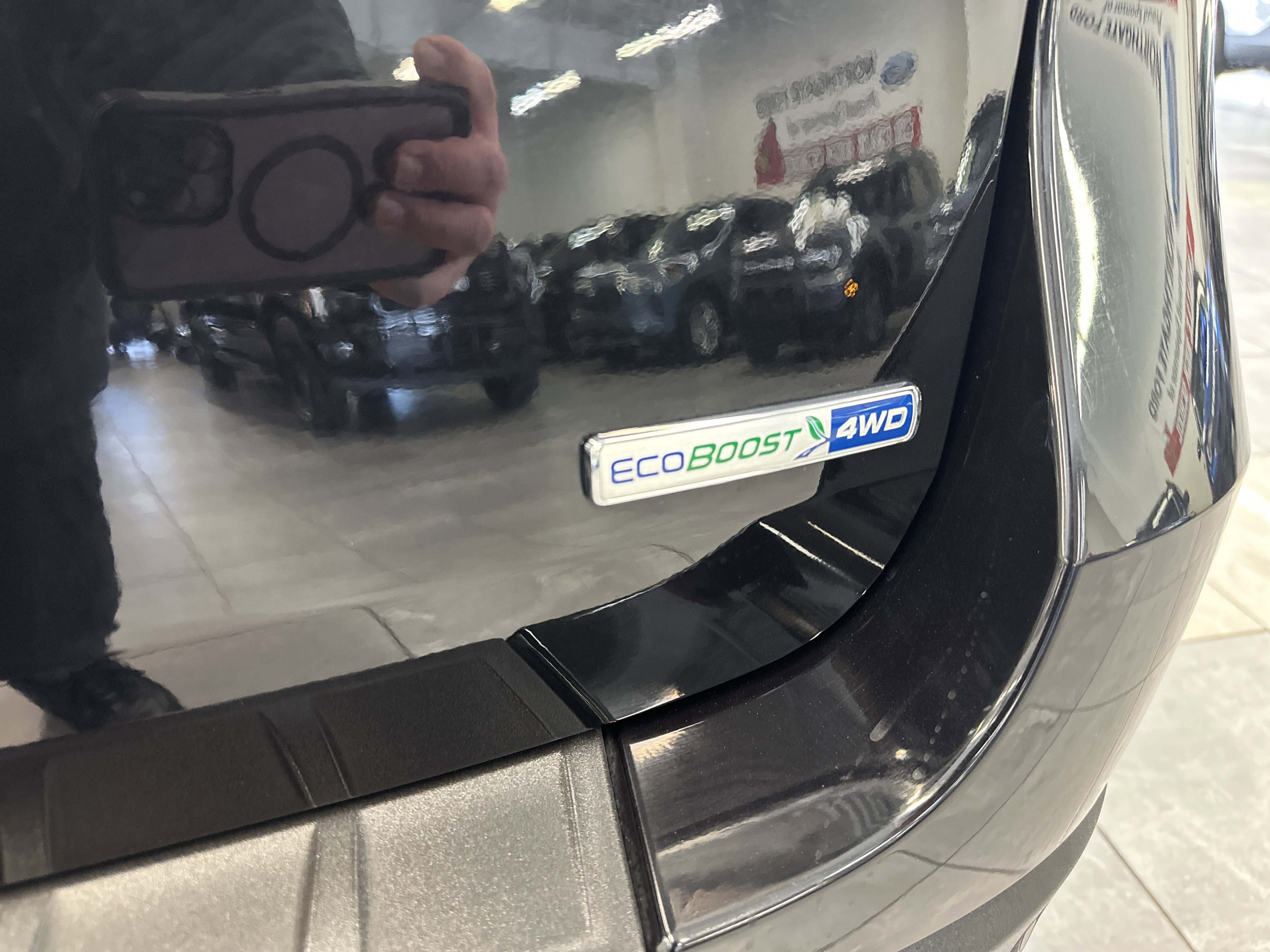 Used 2020 Ford Explorer XLT image 9