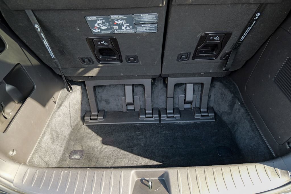 Used 2024 Kia Carnival EX image 61