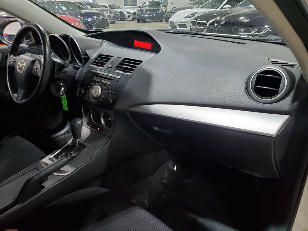 Used 2011 MAZDA MAZDA3 i Touring FWD image 13