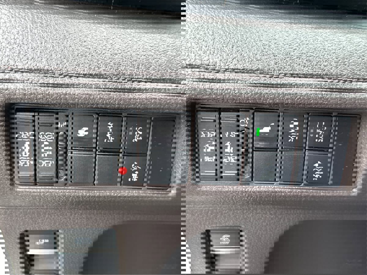 Used 2018 Honda Odyssey EX-L image 22