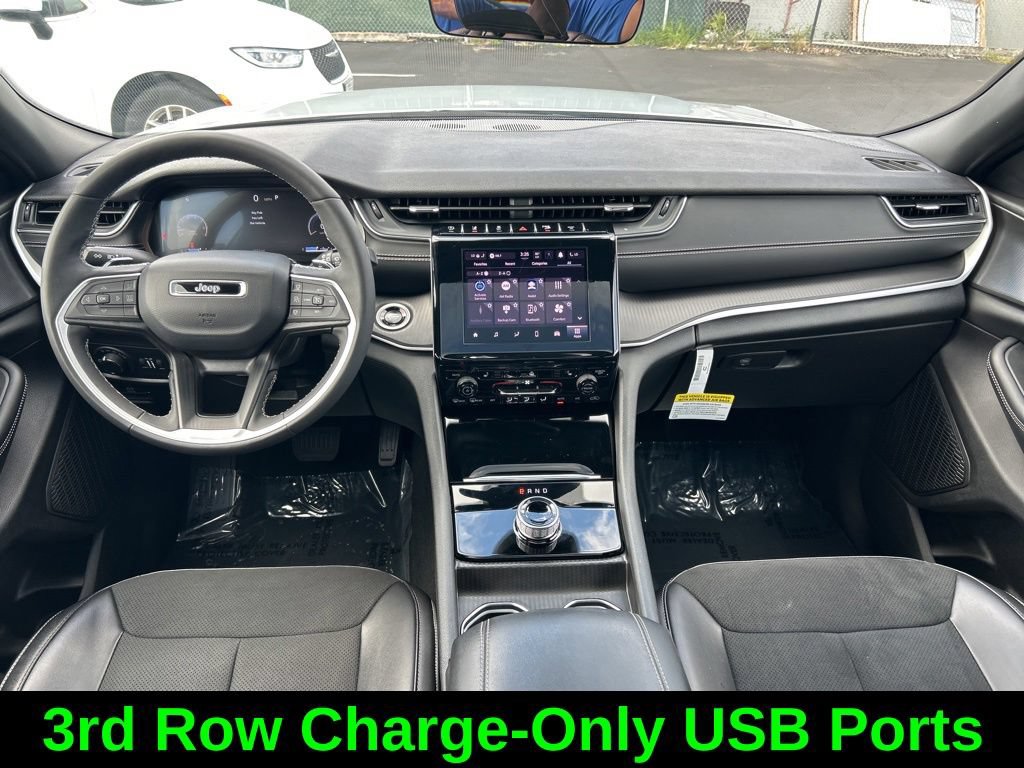 Used 2025 Jeep Grand Cherokee L Altitude RWD image 36
