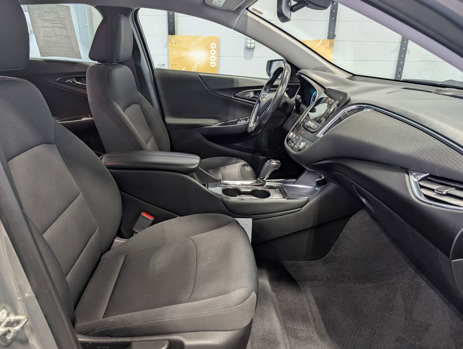 Used 2018 Chevrolet Malibu LT image 26