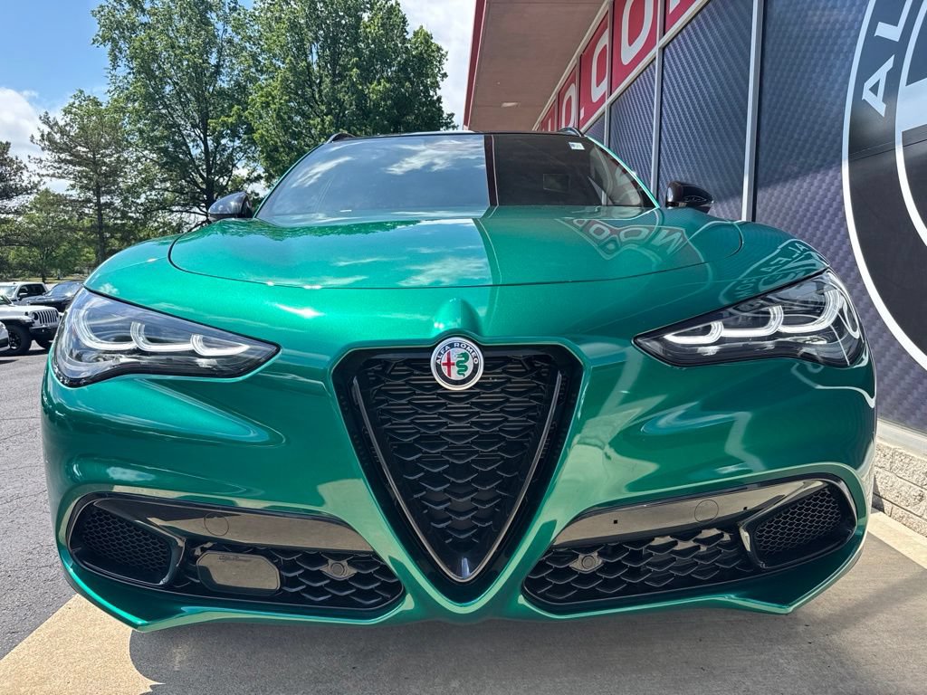 New 2025 Alfa Romeo Stelvio Sprint AWD/4WD image 8
