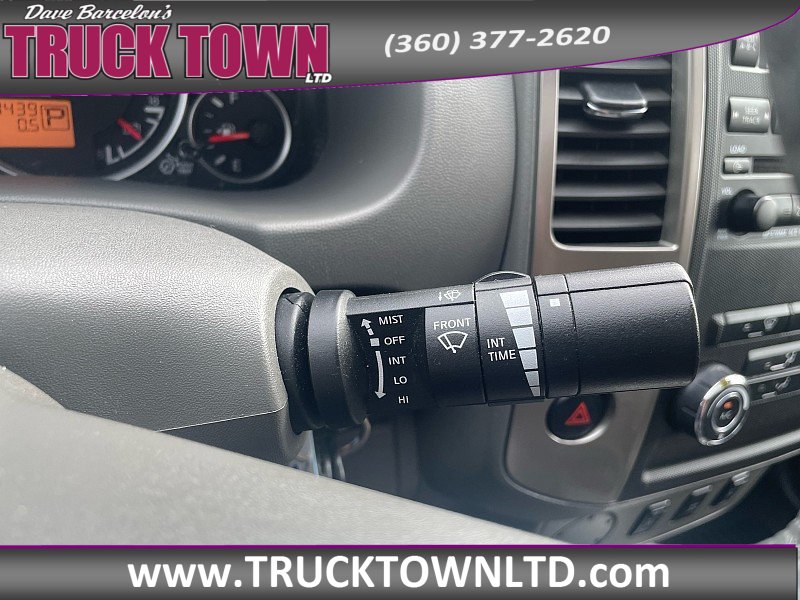 Used 2011 Nissan Frontier SL w/ Moonroof Pkg RWD image 19