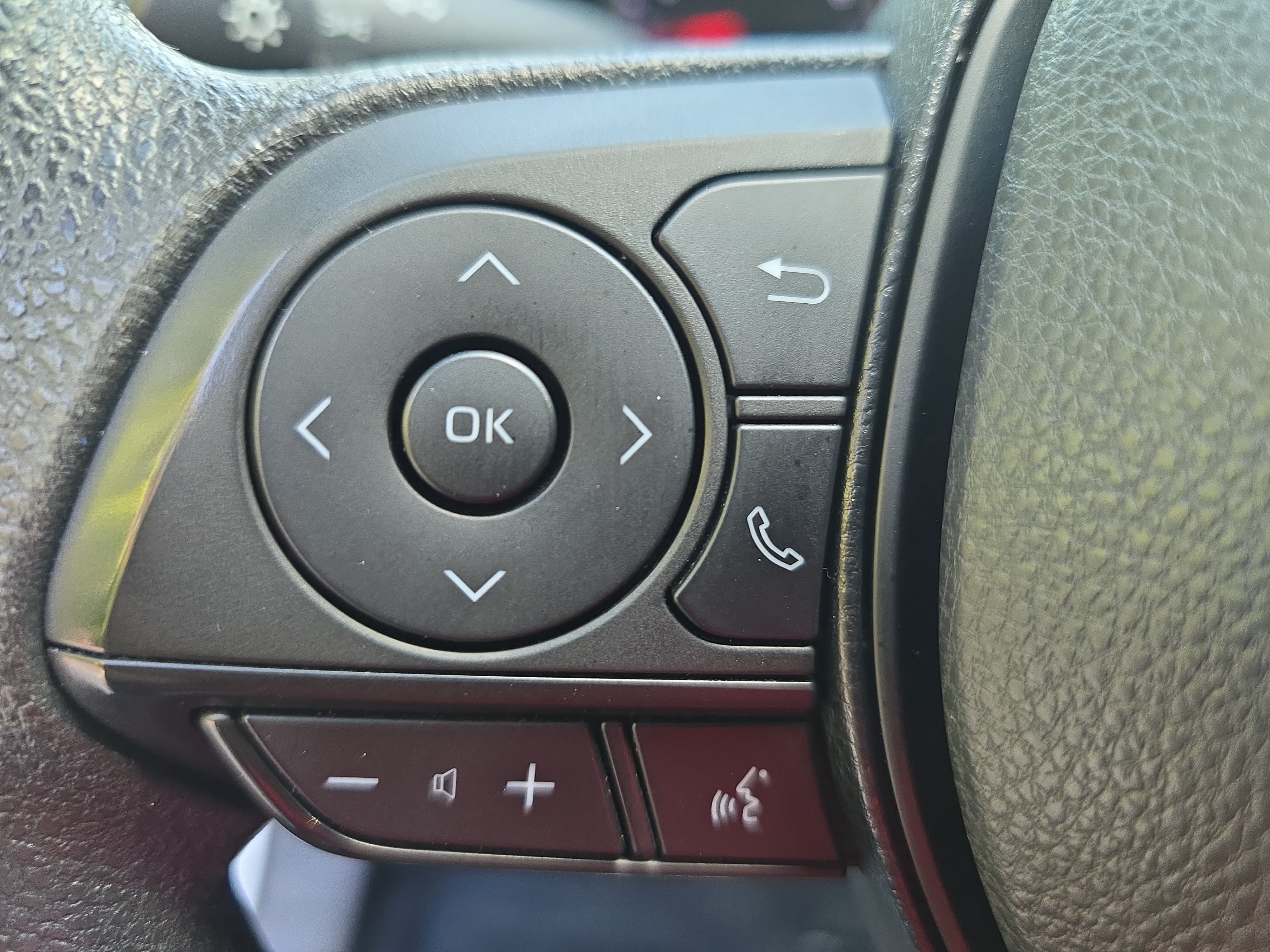 Used 2022 Toyota RAV4 XLE AWD/4WD image 15