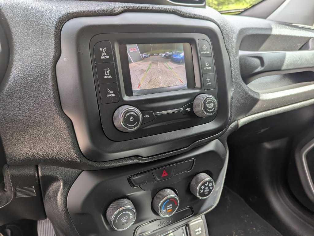 Used 2019 Jeep Renegade Sport w/ Sport Appearance Group AWD/4WD image 10
