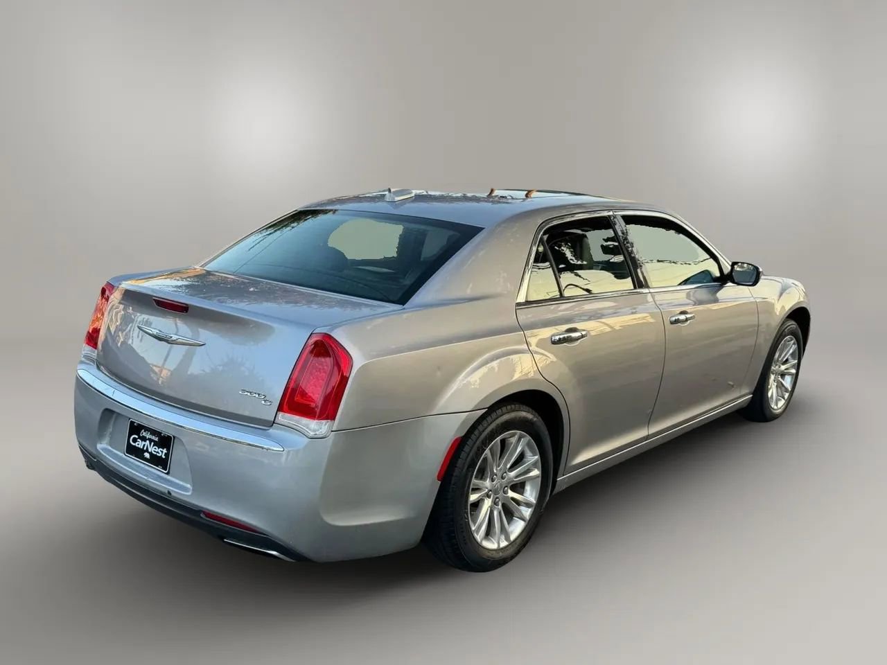 Used 2017 Chrysler 300 C RWD image 14
