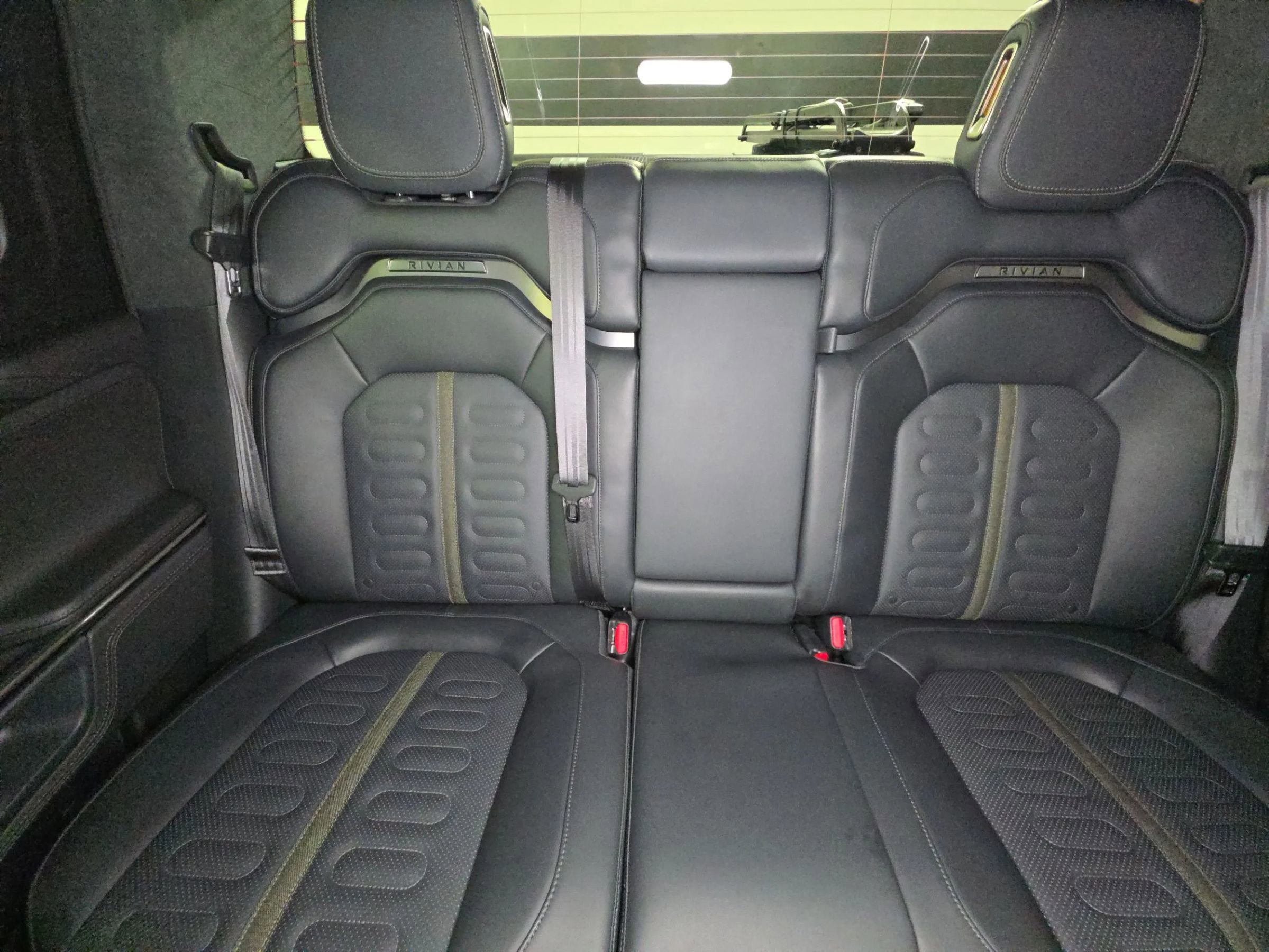 Used 2024 Rivian R1T Adventure AWD/4WD image 12