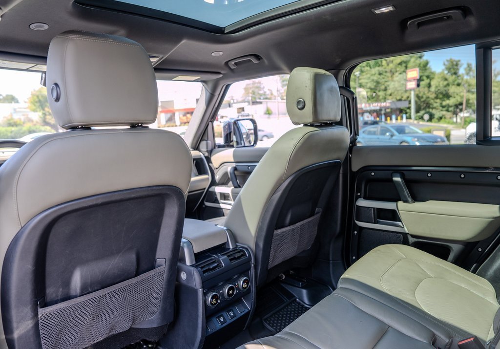 Used 2023 Land Rover Defender 110 SE image 20