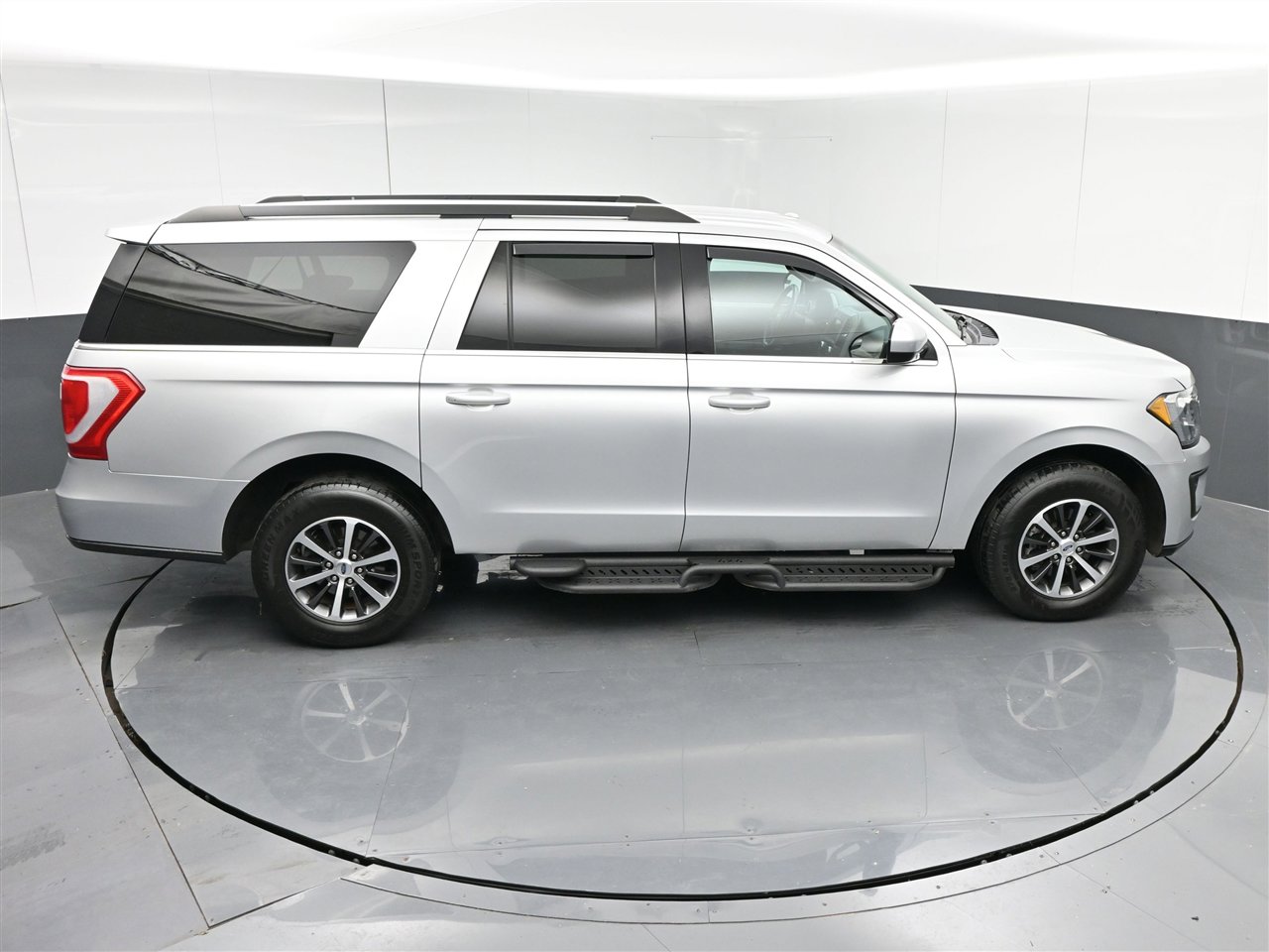 Used 2019 Ford Expedition Max XLT image 25