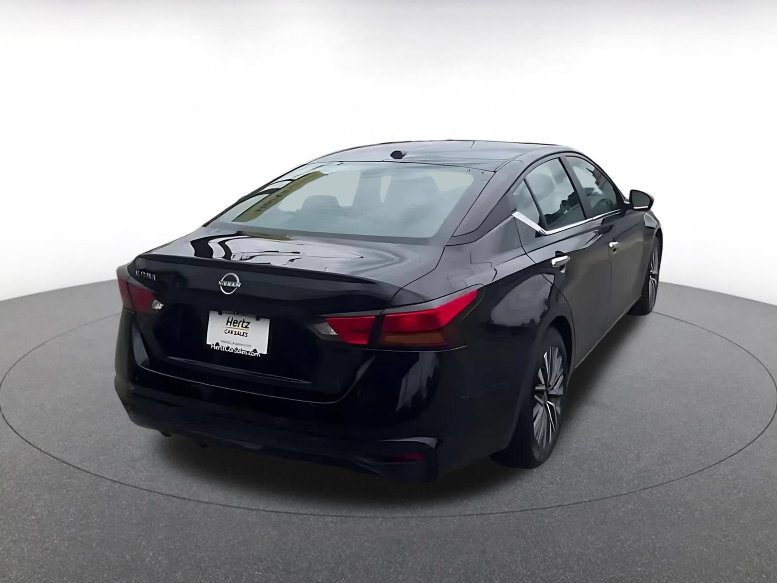 Used 2025 Nissan Altima 2.5 SV FWD image 15