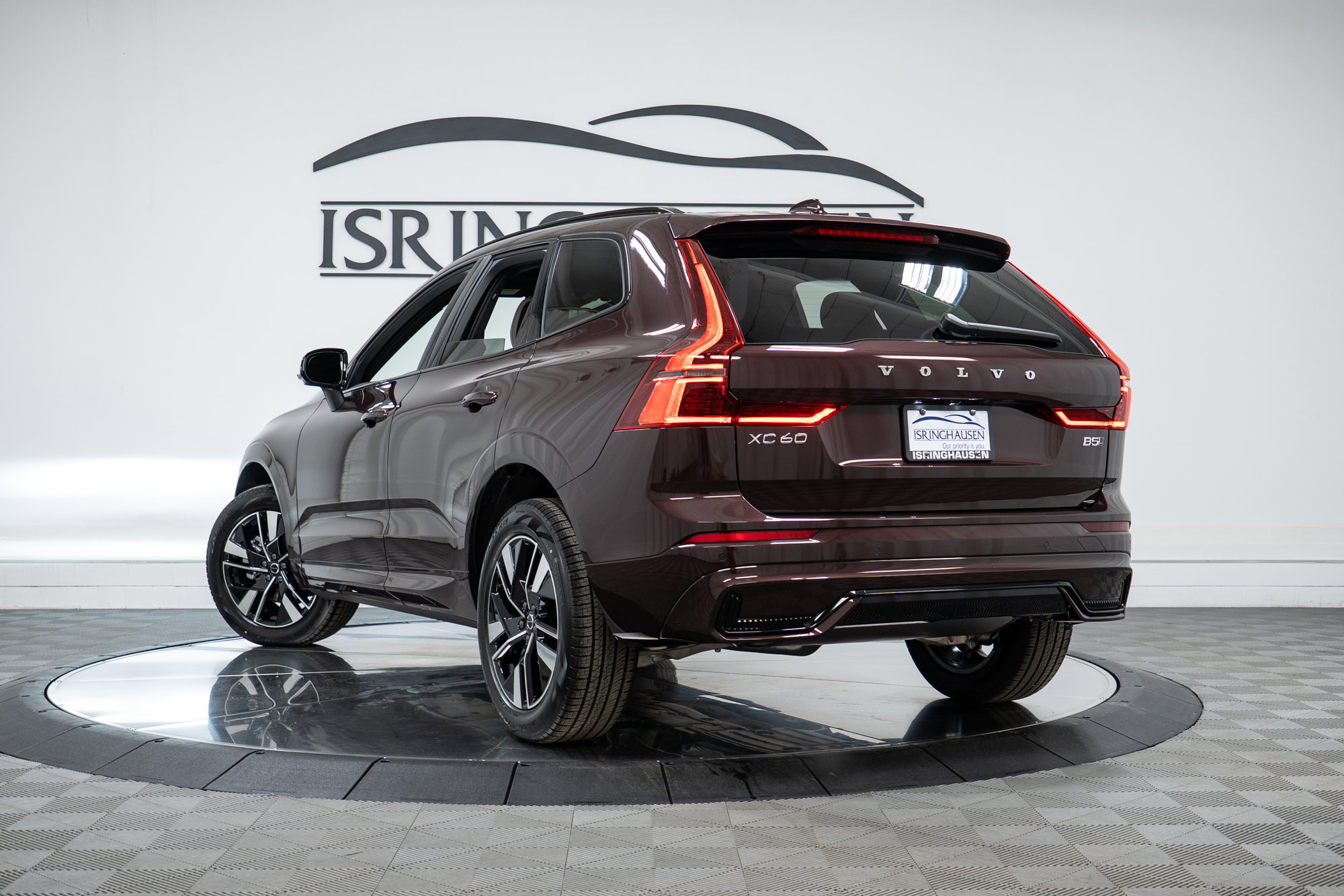 New 2026 Volvo XC60 B5 Core w/ Climate Package image 28