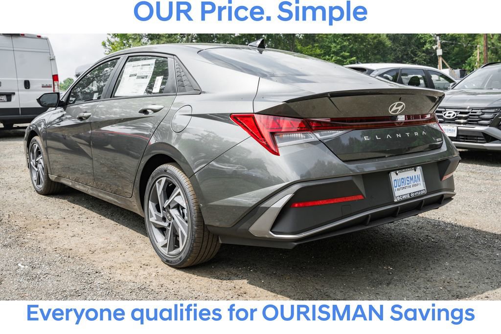 New 2025 Hyundai Elantra SEL image 4