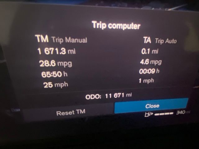 Certified 2025 Volvo XC40 B5 Ultra image 17