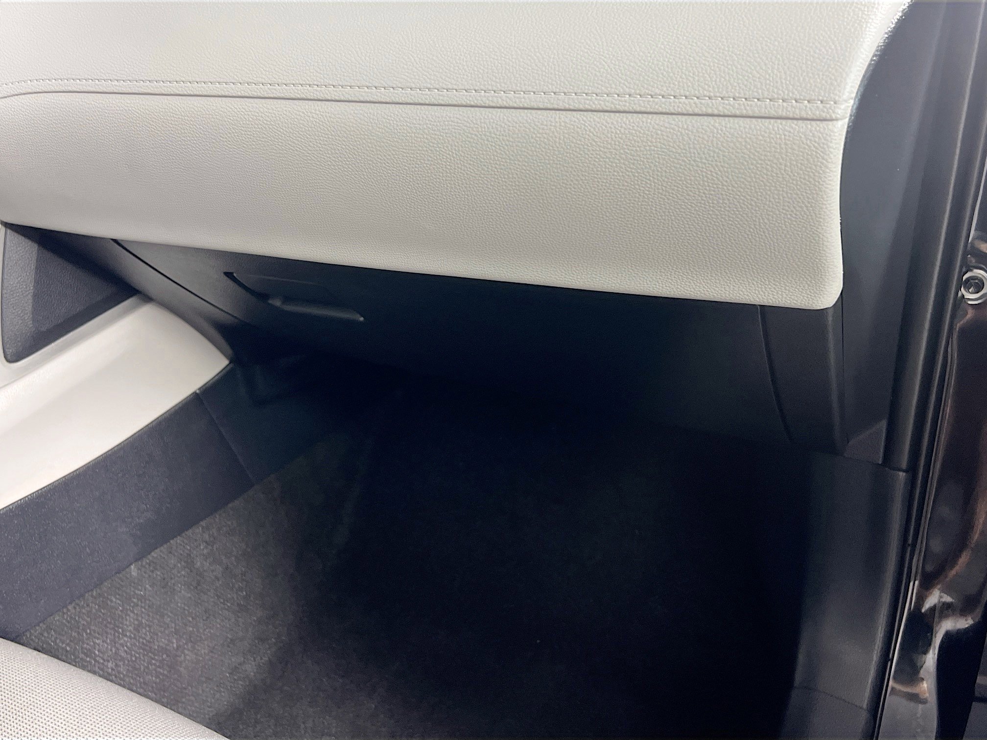 Used 2025 Toyota Corolla Cross L image 34