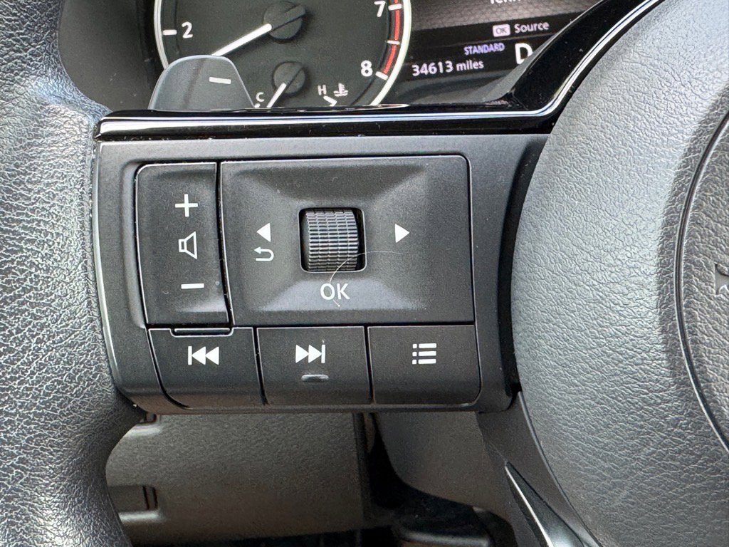 Used 2021 Nissan Rogue SV image 18