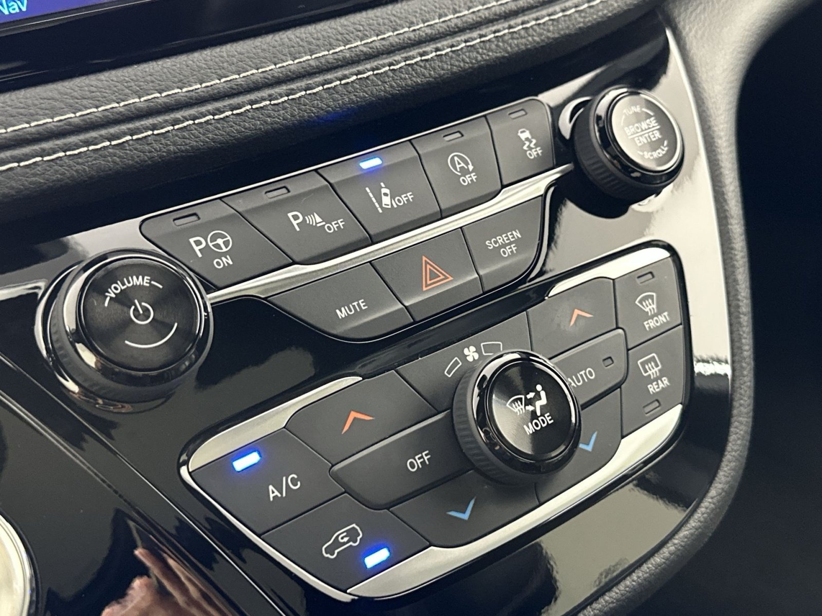 Used 2019 Chrysler Pacifica Limited w/ Advanced Safetytec Group FWD image 21