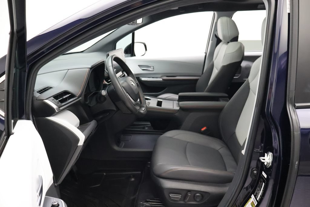Certified 2024 Toyota Sienna XSE FWD image 14