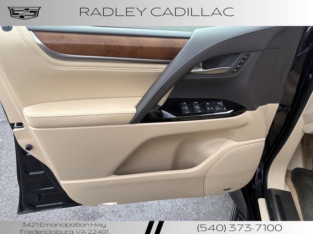 Used 2019 Lexus LX 570 4WD w/ Luxury Package image 4