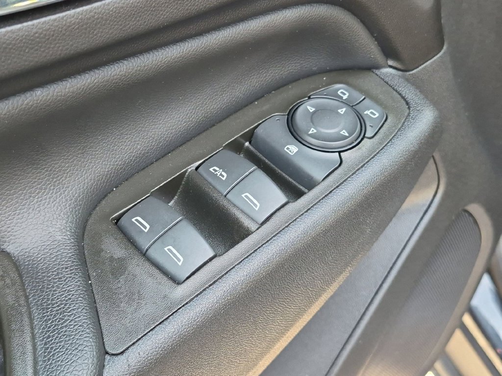 Used 2023 Chevrolet Equinox LT FWD image 14