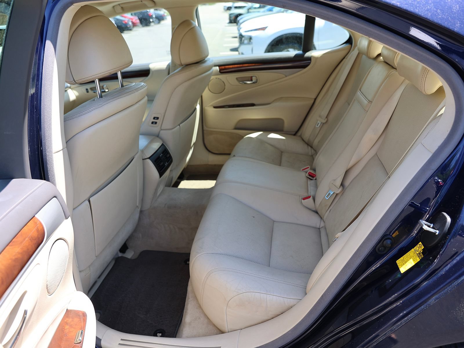 Used 2013 Lexus LS 460 AWD w/ Comfort Pkg image 21