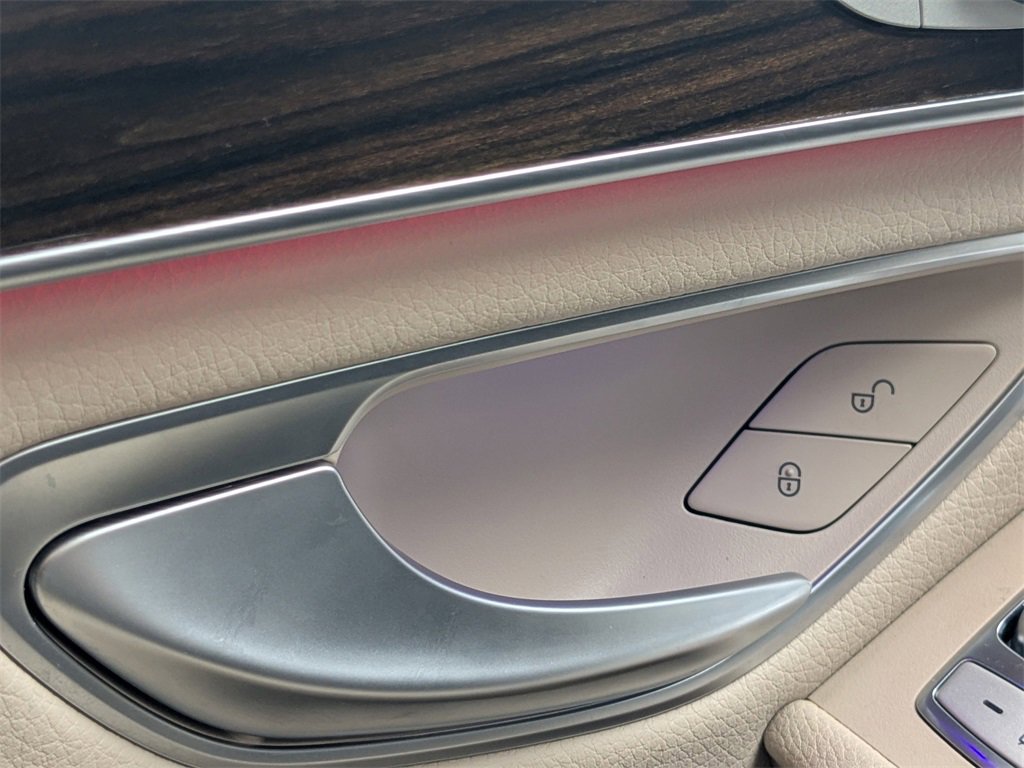 Used 2022 Mercedes-Benz GLC 300 image 33