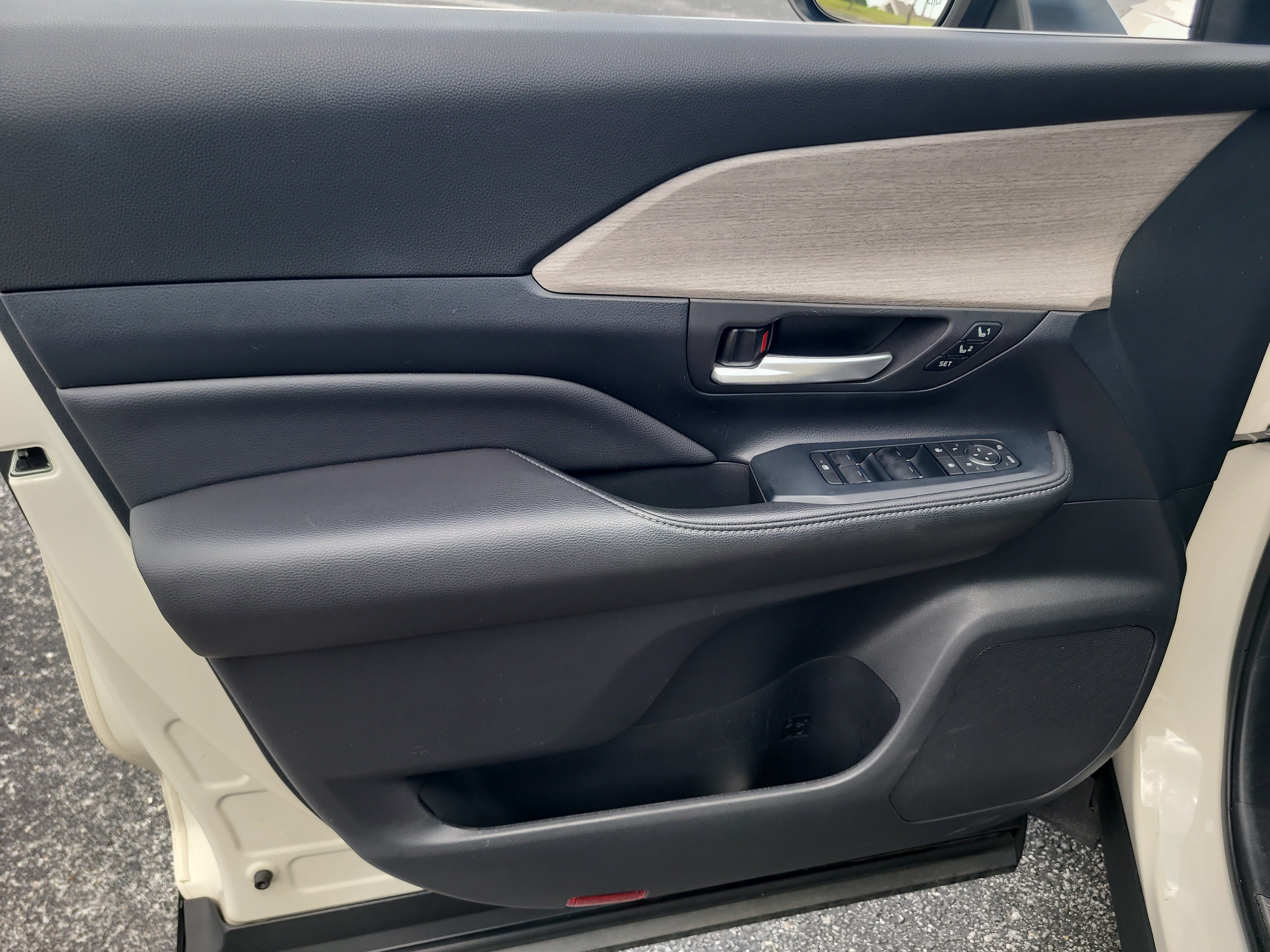 Certified 2024 Toyota Grand Highlander AWD image 19