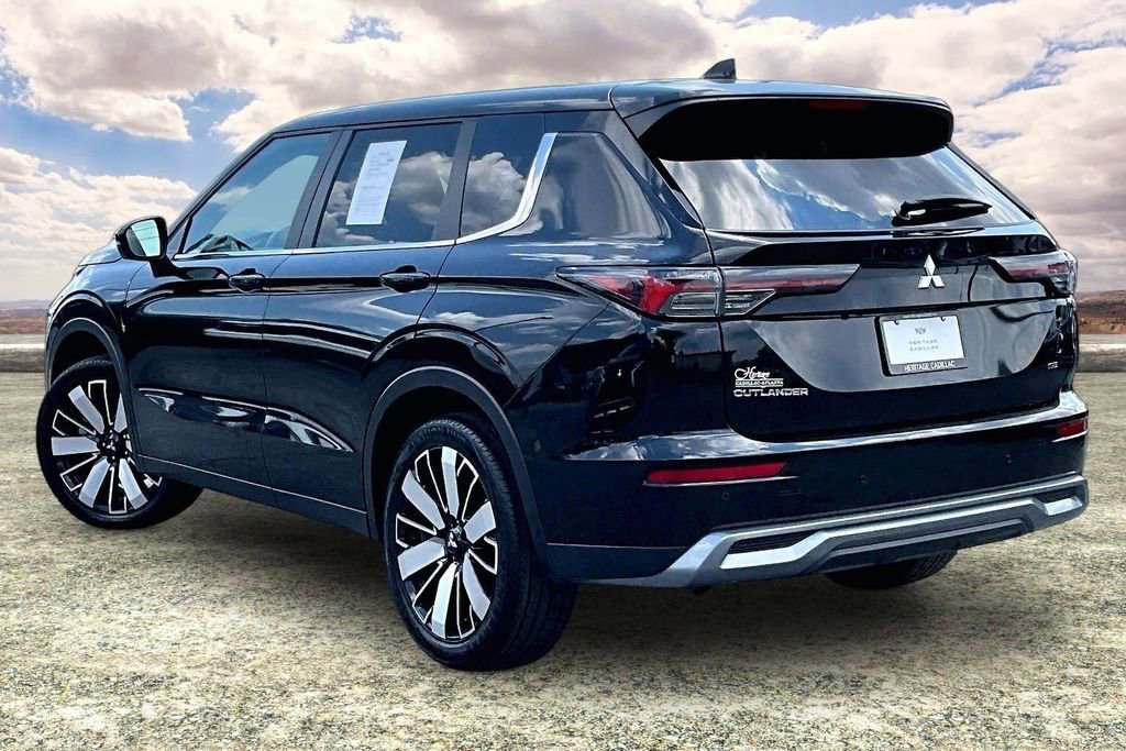 Used 2025 Mitsubishi Outlander SE FWD image 4