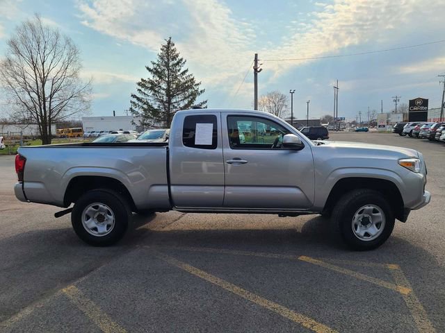 Used 2022 Toyota Tacoma SR w/ SR Convenience Package AWD/4WD image 5