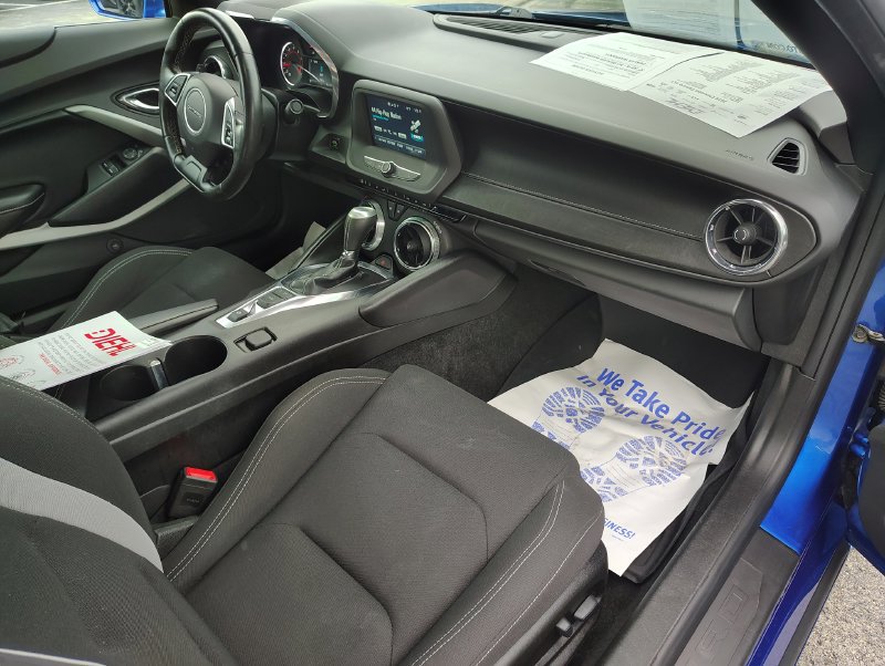 Certified 2018 Chevrolet Camaro LT RWD image 21