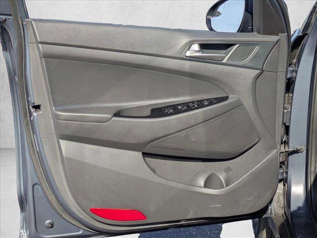 Used 2020 Hyundai Tucson SE image 3