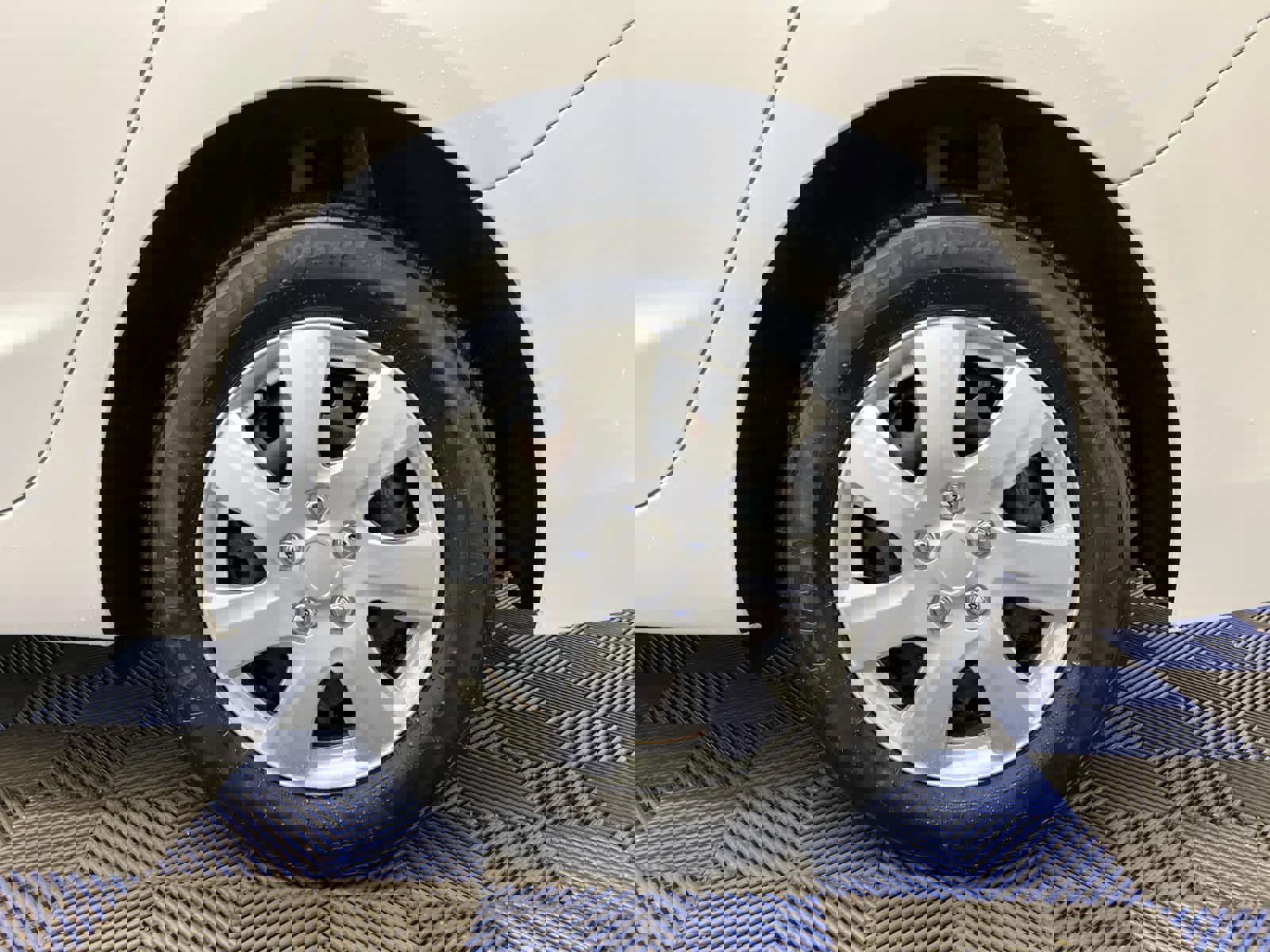 Used 2018 Chevrolet Cruze LS image 7