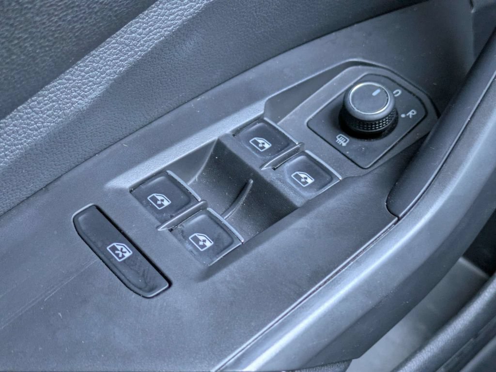 Certified 2023 Volkswagen Jetta S FWD image 29