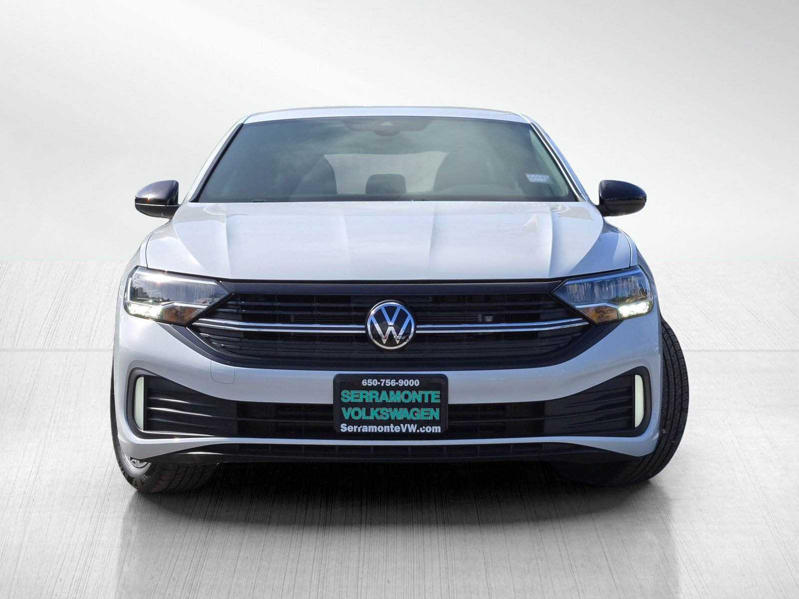 Used 2024 Volkswagen Jetta Sport image 2