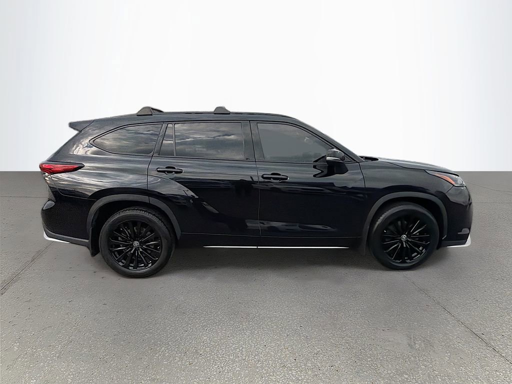 Used 2023 Toyota Highlander XSE image 2
