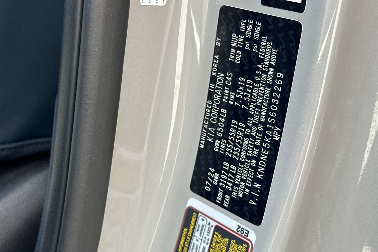 Certified 2025 Kia Carnival SX FWD image 34