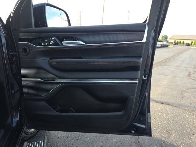 Used 2025 Jeep Grand Wagoneer L Series III w/ Quick Order Packagew 28T AWD/4WD image 39