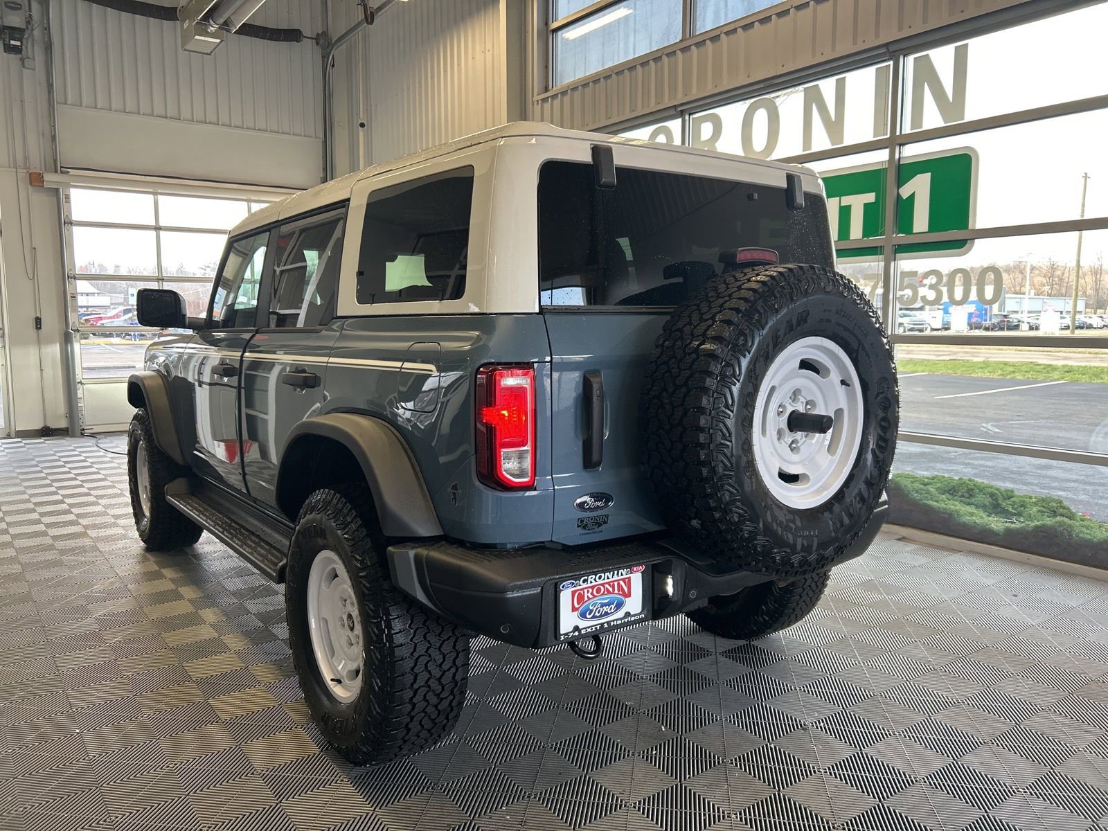 New 2025 Ford Bronco Heritage Edition image 6