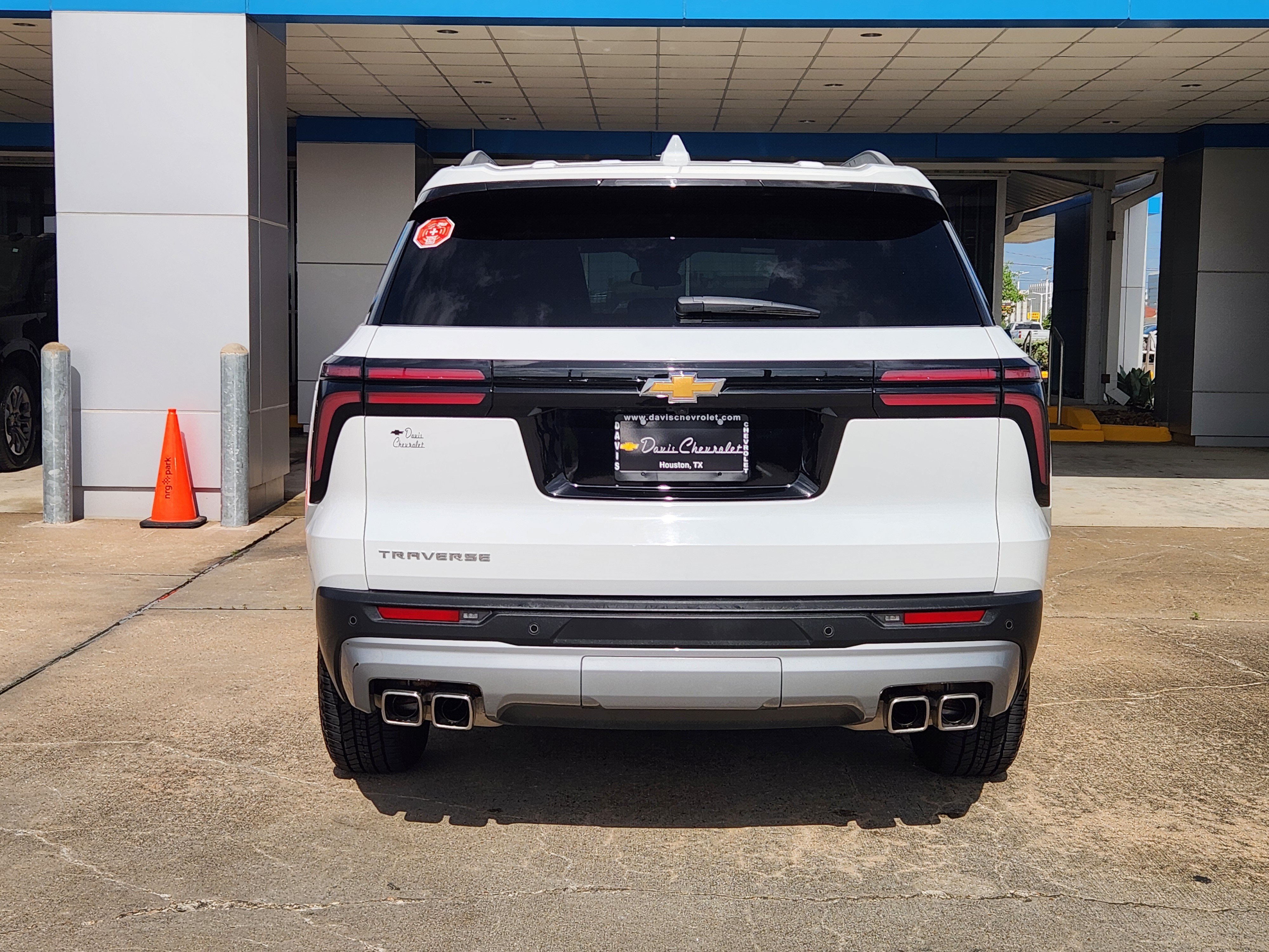 Certified 2025 Chevrolet Traverse LT FWD image 7
