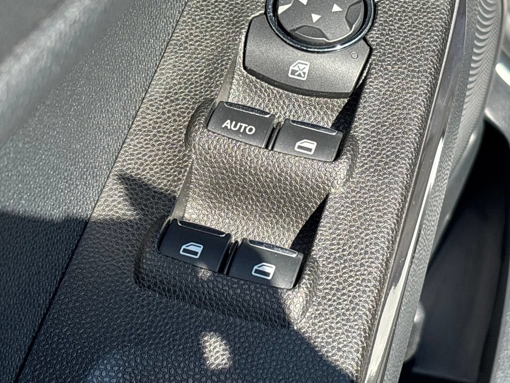 Used 2021 Ford EcoSport SE w/ SE Convenience Package AWD/4WD image 18